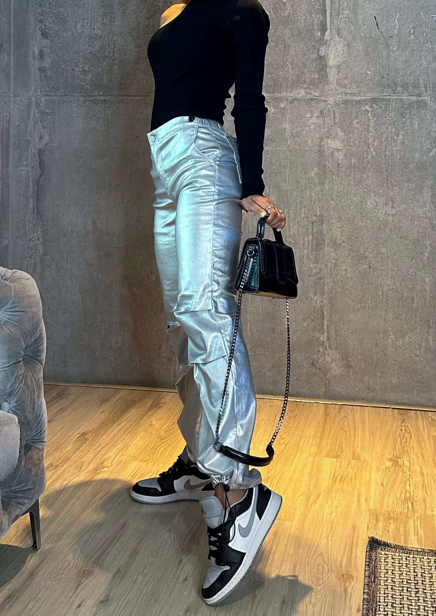 Ref. S2431 Jogger pants in metallic silver leather